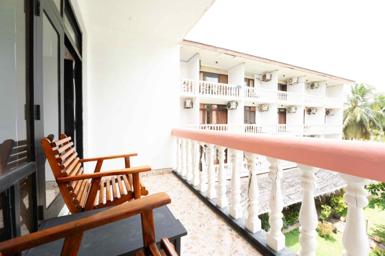 Topaz Beach Hotel Negombo Kültér fotó